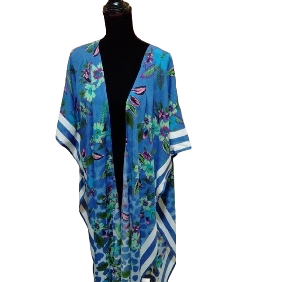 Steve Madden beautiful Ruana Cover Up Shawl/kimono duster one size - Picture 5 of 8